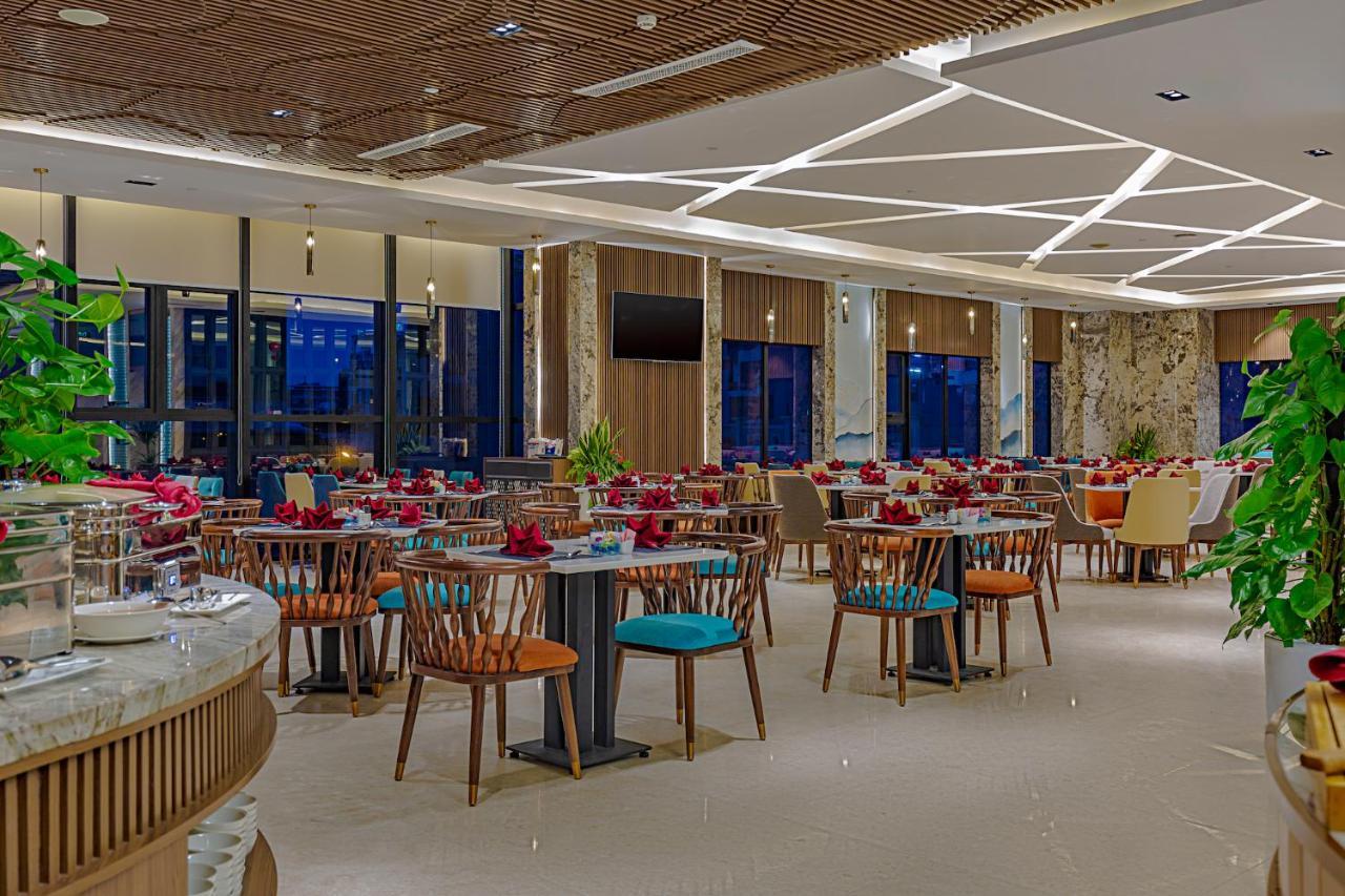 Peninsula Hotel Danang Exterior photo