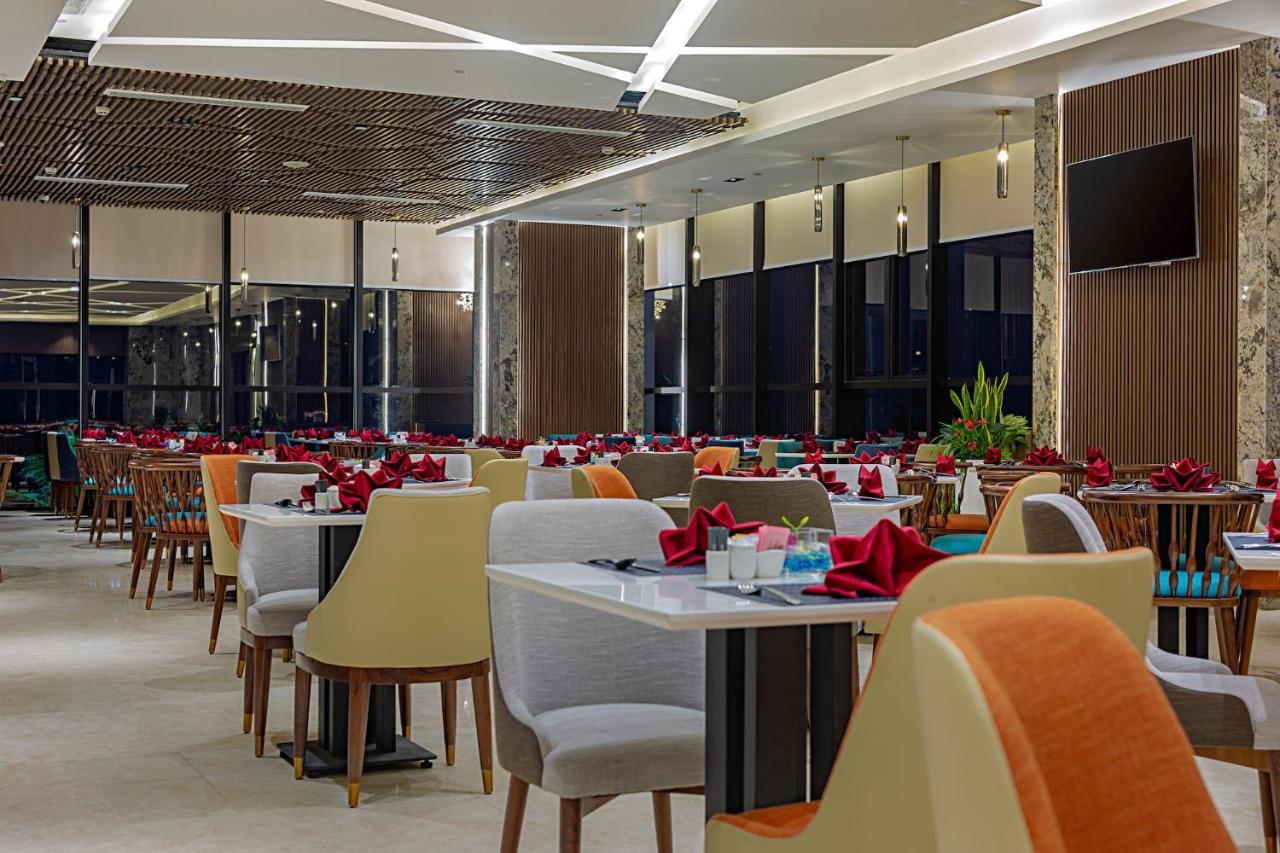 Peninsula Hotel Danang Exterior photo