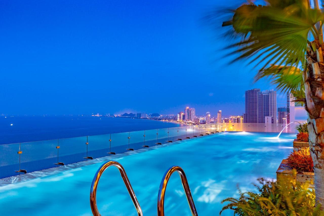 Peninsula Hotel Danang Exterior photo
